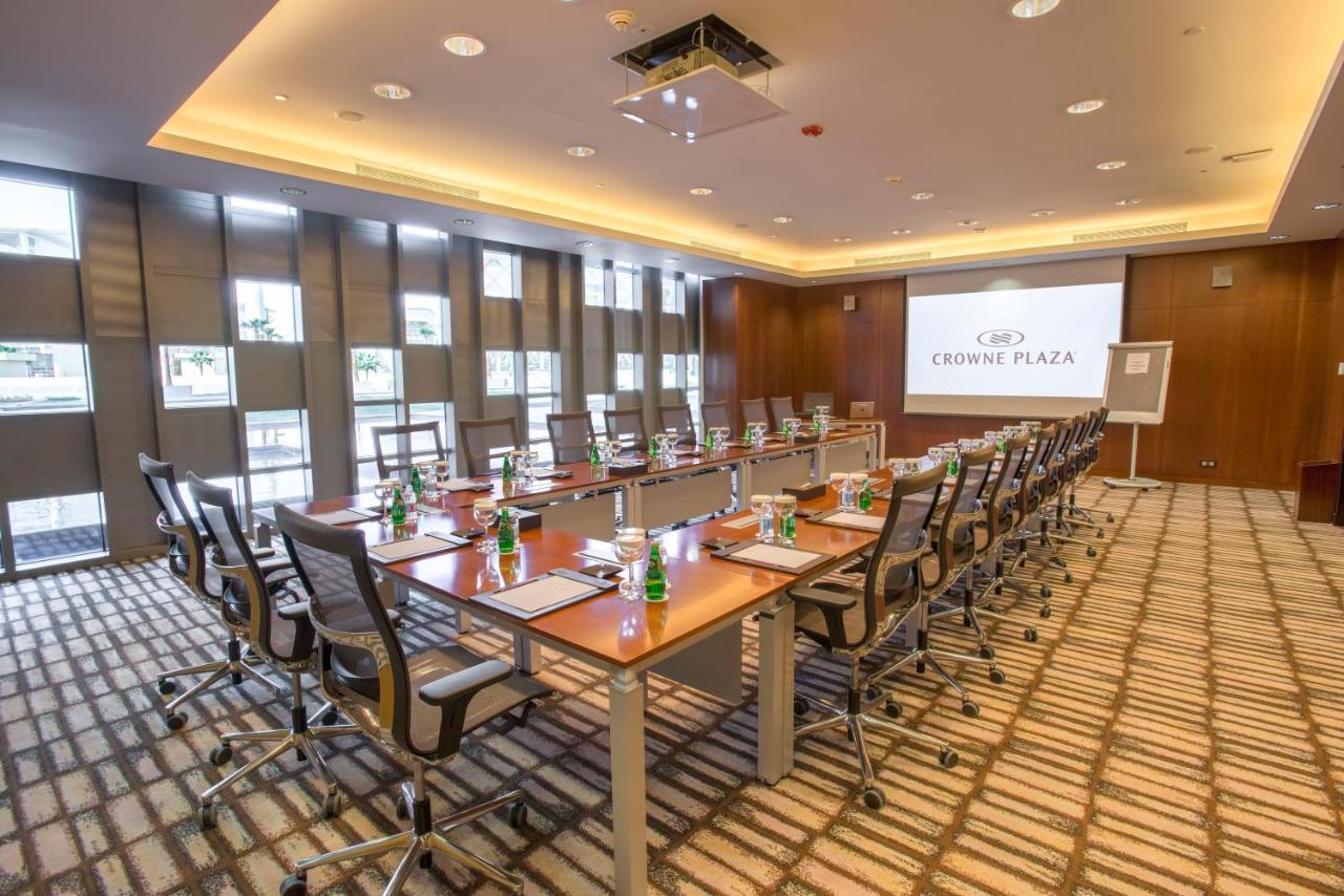 Crowne Plaza Riyadh - Rdc Hotel & Convention By Ihg Exteriör bild Meeting room