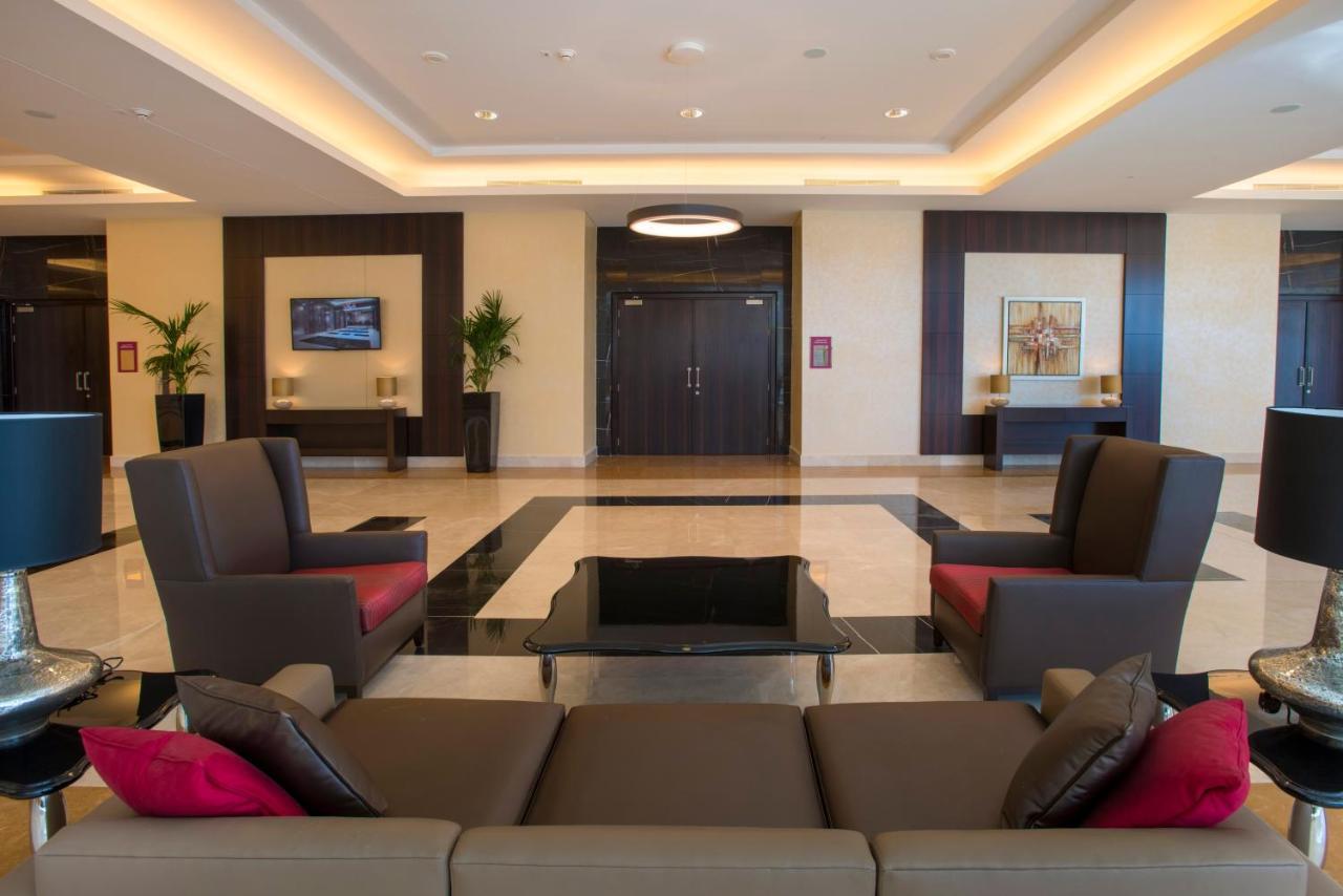 Crowne Plaza Riyadh - Rdc Hotel & Convention By Ihg Exteriör bild The lobby of the hotel