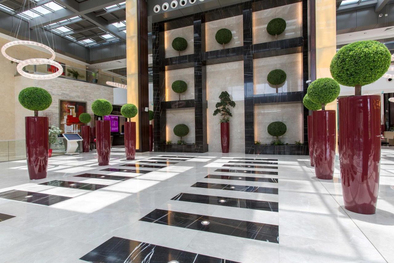 Crowne Plaza Riyadh - Rdc Hotel & Convention By Ihg Exteriör bild Interior of the hotel