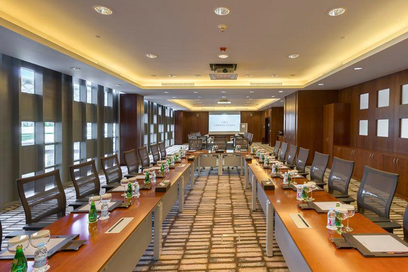 Crowne Plaza Riyadh - Rdc Hotel & Convention By Ihg Exteriör bild Meeting room